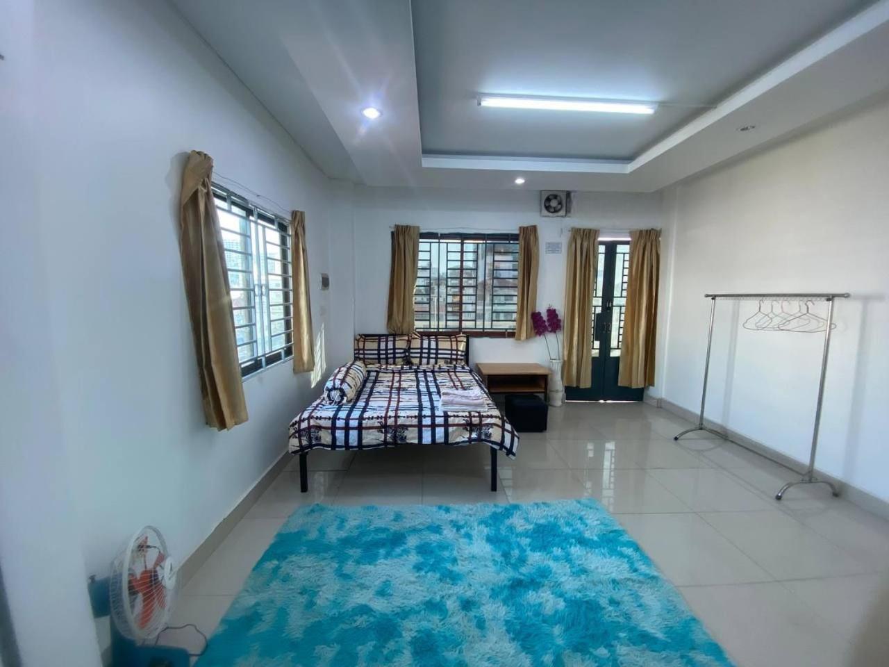 Apartamento The Moonvine On 360 Phnom Penh Exterior foto